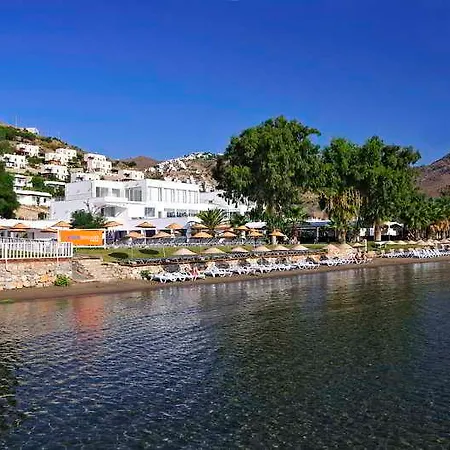 Hotel Noa Javelin Beach Club 4*
