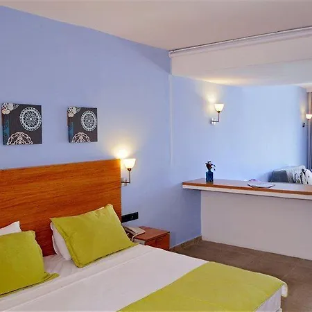 Hotel Noa Javelin Beach Club 4*