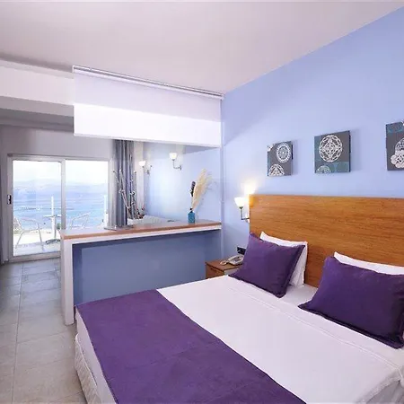 Hotel Noa Javelin Beach Club 4*