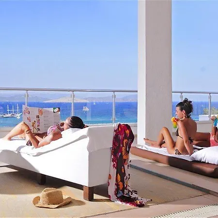 Hotel Noa Javelin Beach Club