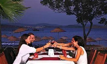 Noa Javelin Beach Club 4*